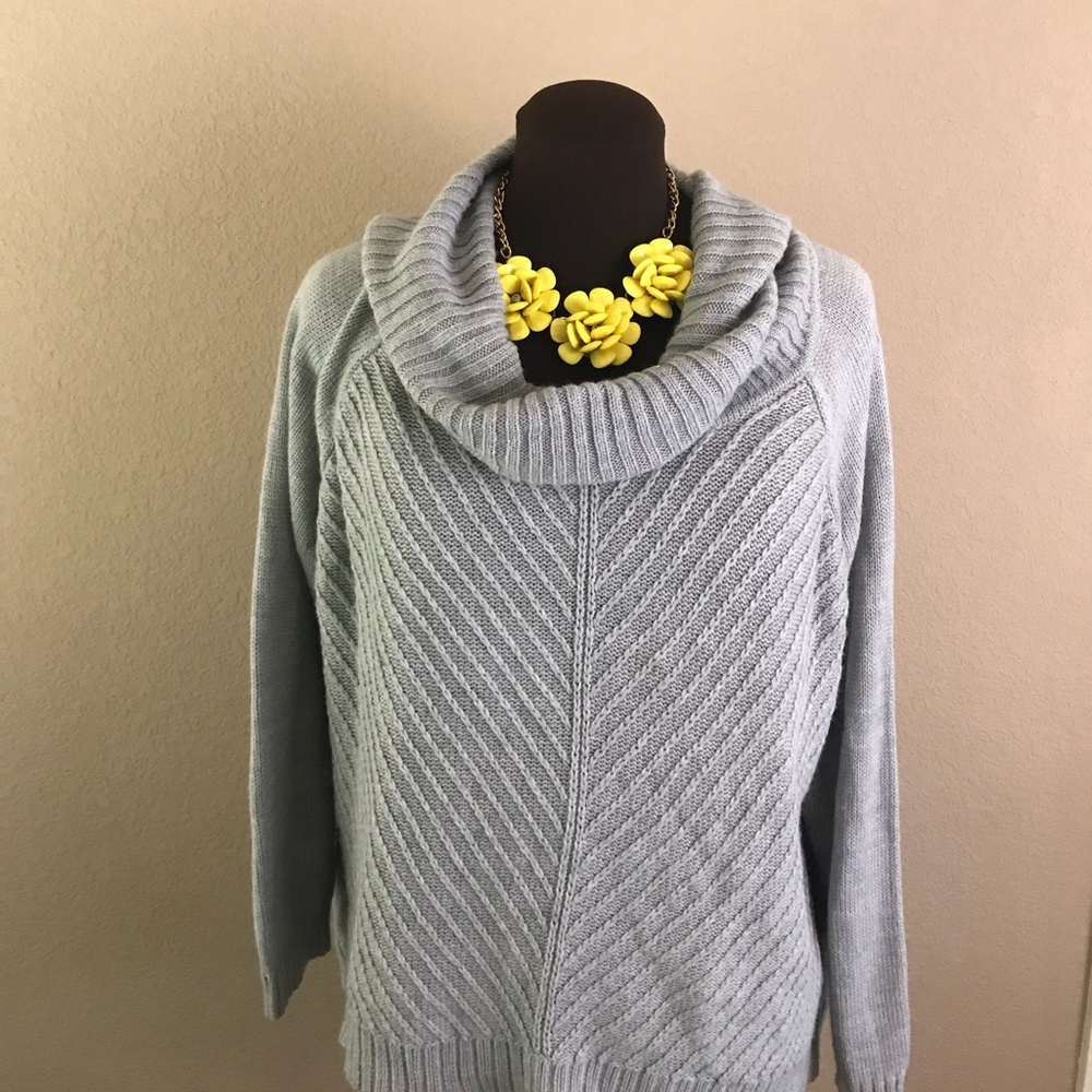 🎉SOLD 🎉Grey Cowl Neck Sweater XXL 20 - Picture 3 of 7